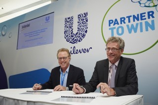 RS4955_UNILEVER_SOLIDARIDAD_SIGNING_003-lpr
